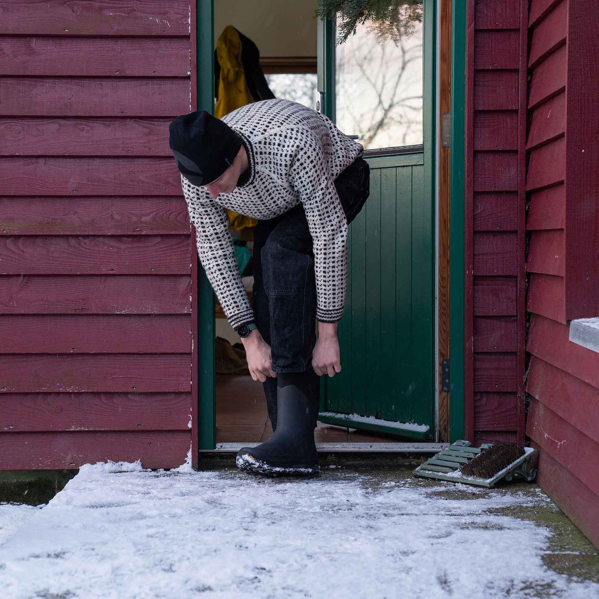Men's Arctic Ice Vibram AG All Terrain Short Boots Black