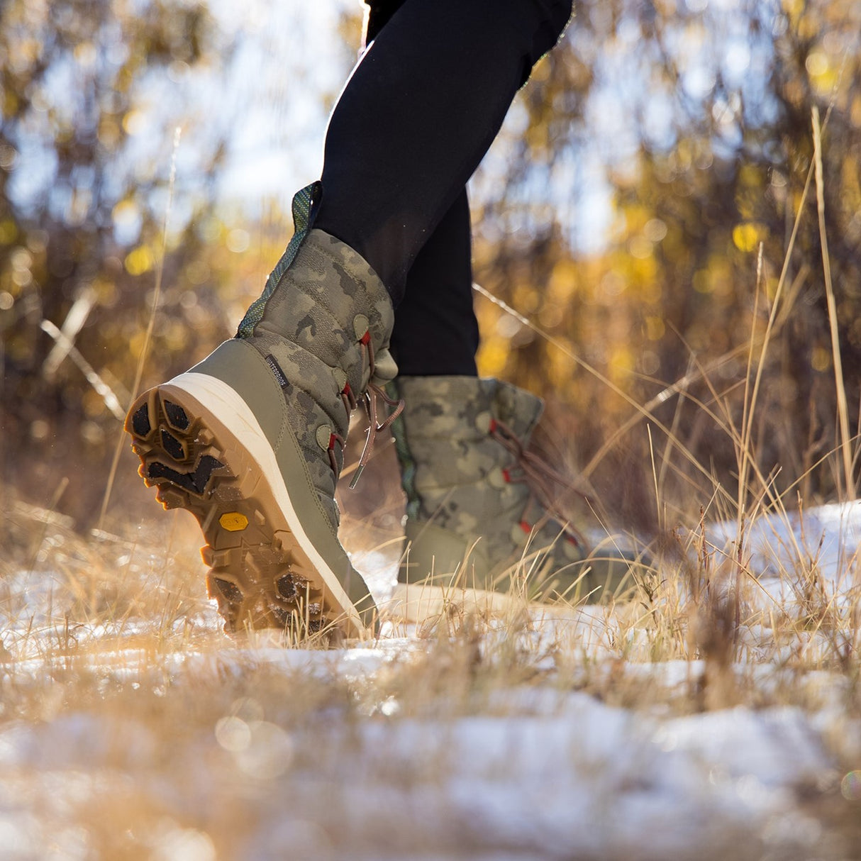 Women's Arctic Ice Nomadic Vibram All Terrain Short Boots Castlerock Camo Print